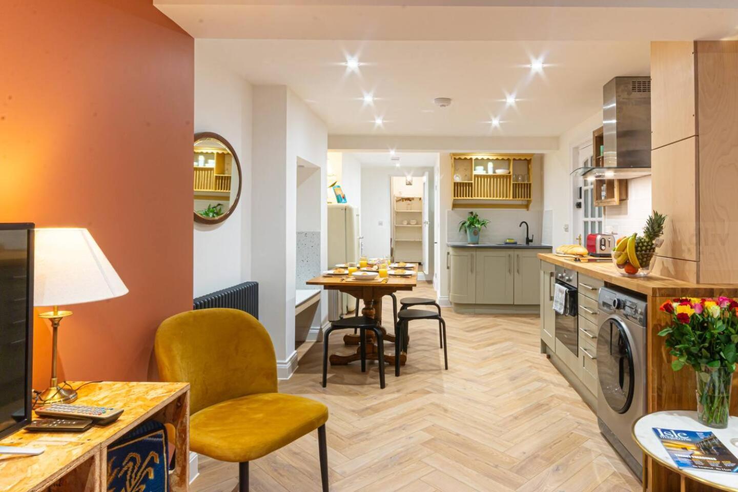 Modern Maisonette Close To By Adliv * Margate